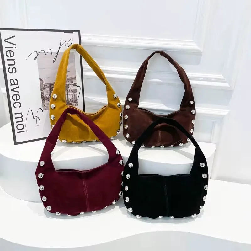 AZ'GAD Boutique House Moon Rivet